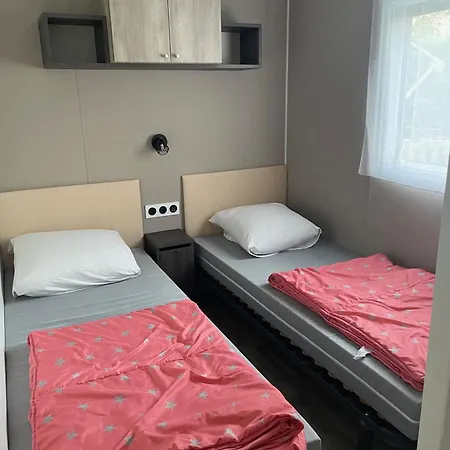 Spacious Mobil 42m2 - 3bed-2bath-clim Siblu Les Charmettes 펜션 레 마트