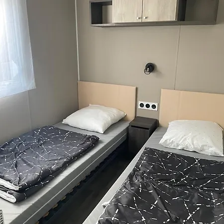 Dom wakacyjny Spacious Mobil 42m2 - 3bed-2bath-clim Siblu Les Charmettes